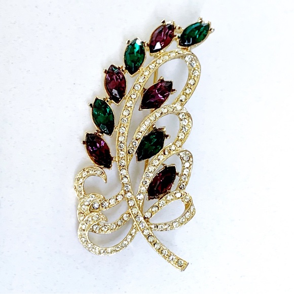 🤩 Stunning Vintage Gold Tone Amethyst & Rhinestone Feather Brooch - Picture 2 of 6